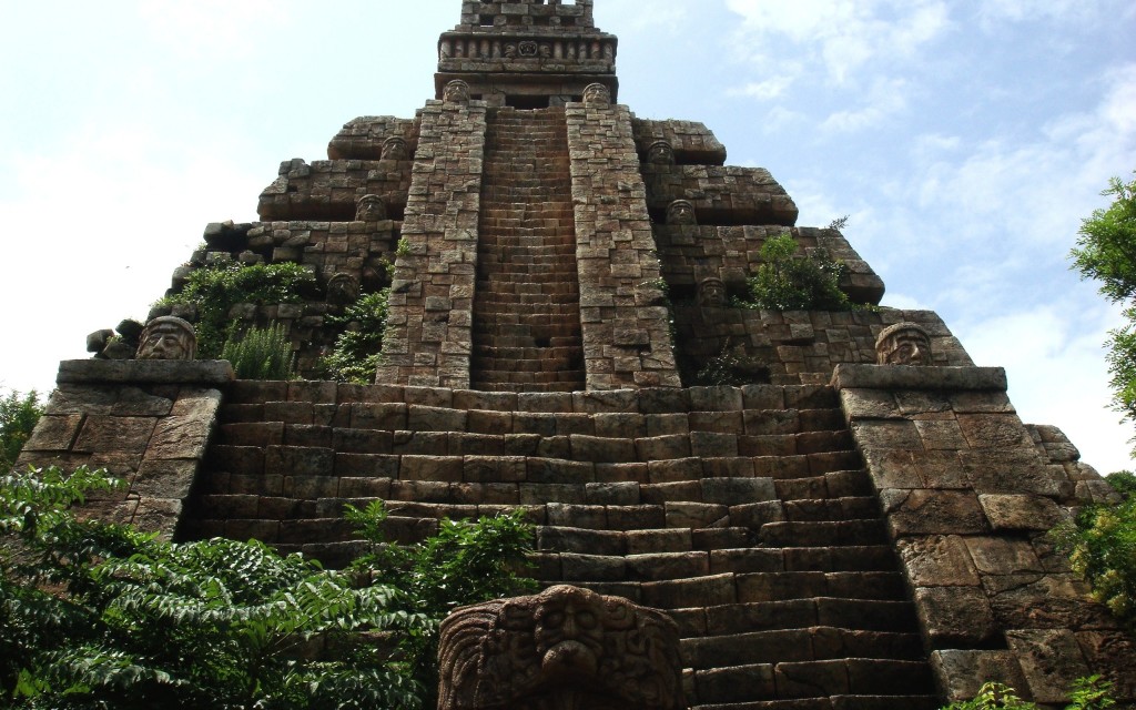 Old Fashioned Mom: Unearthing the secrets of the Aztecs